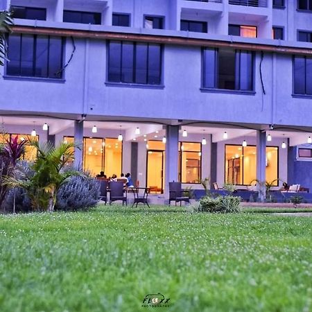 The Willis Hotel, Bomet 外观 照片