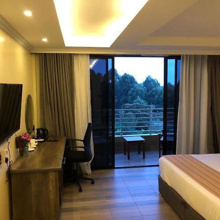 The Willis Hotel, Bomet 外观 照片