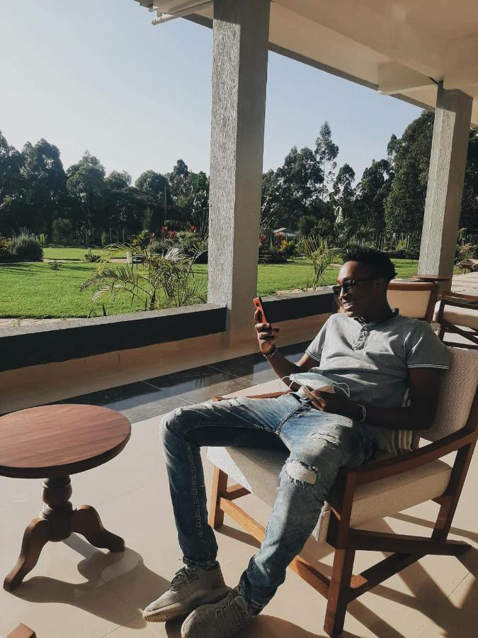 The Willis Hotel, Bomet 外观 照片