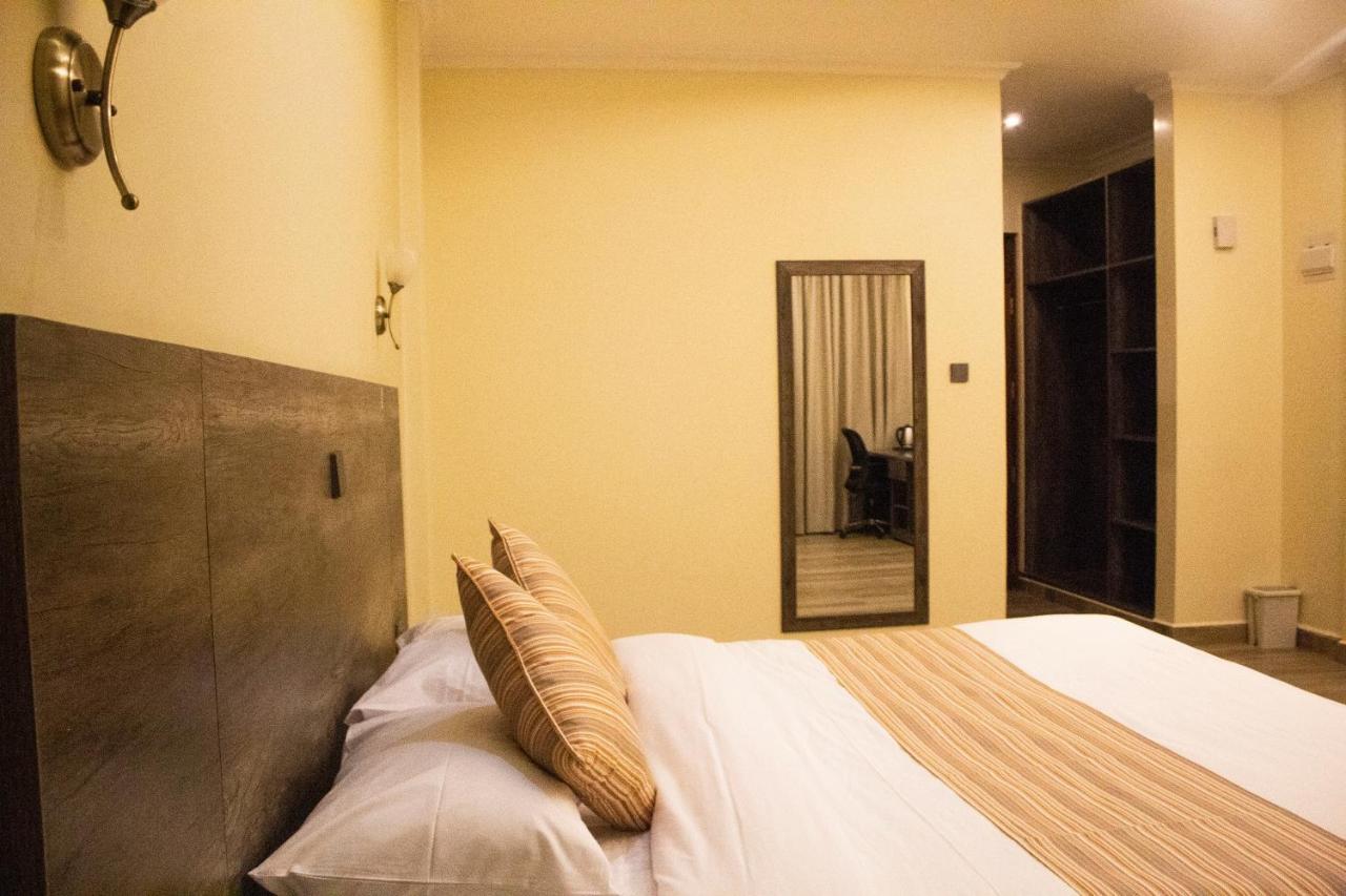 The Willis Hotel, Bomet 外观 照片