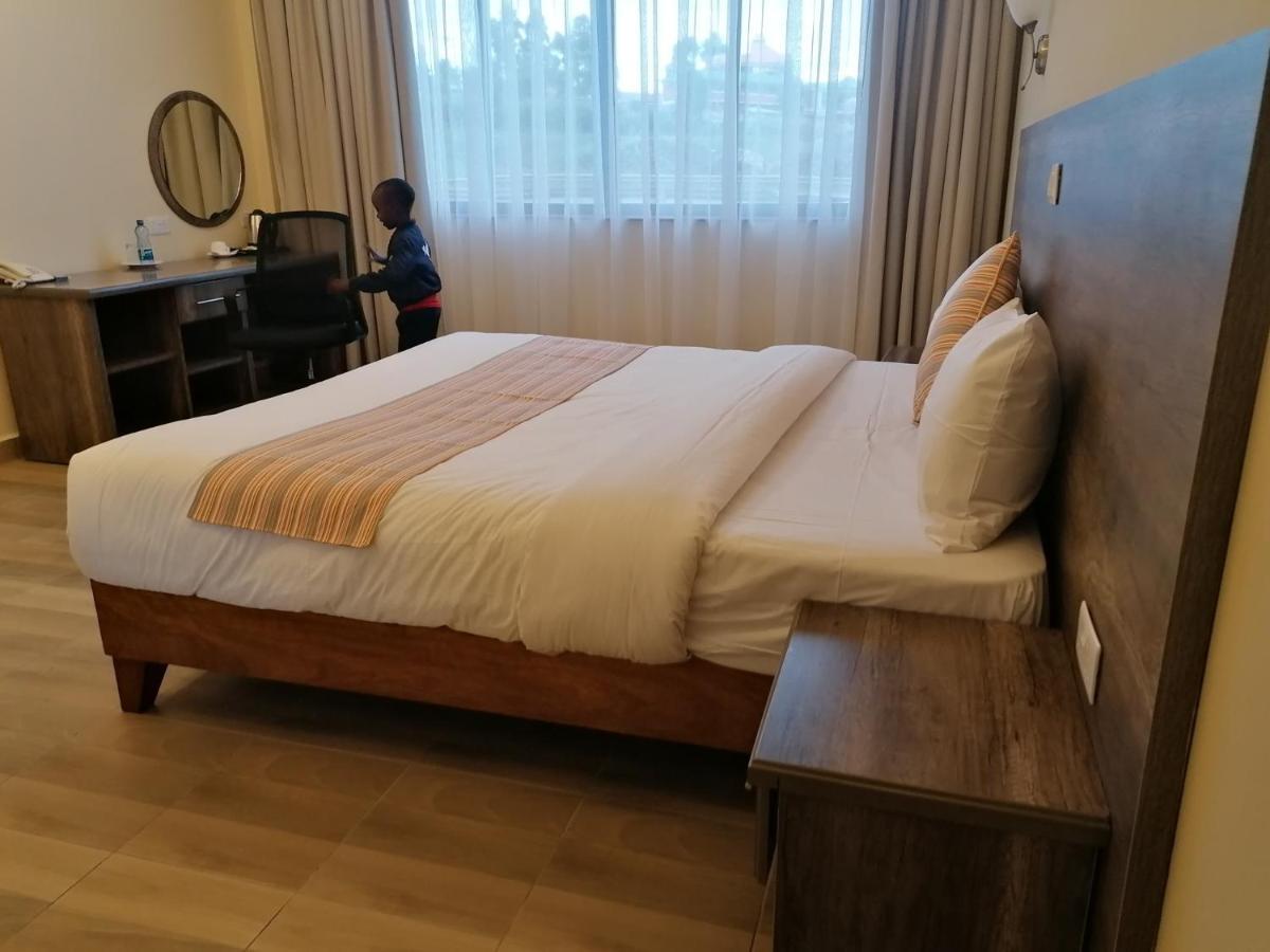 The Willis Hotel, Bomet 外观 照片