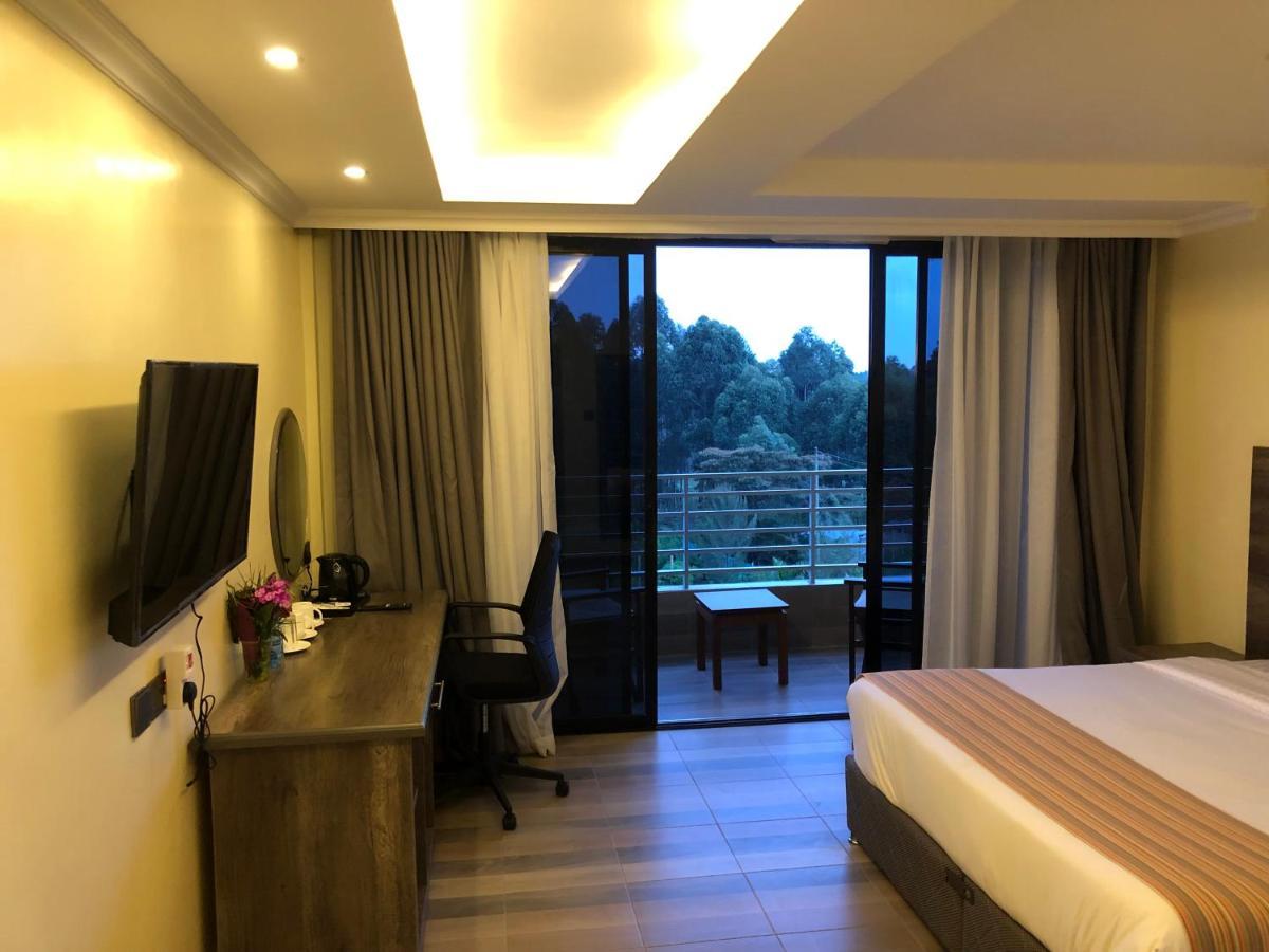 The Willis Hotel, Bomet 外观 照片