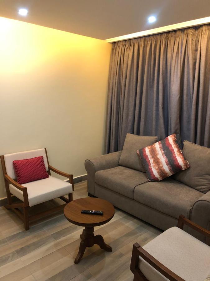 The Willis Hotel, Bomet 外观 照片